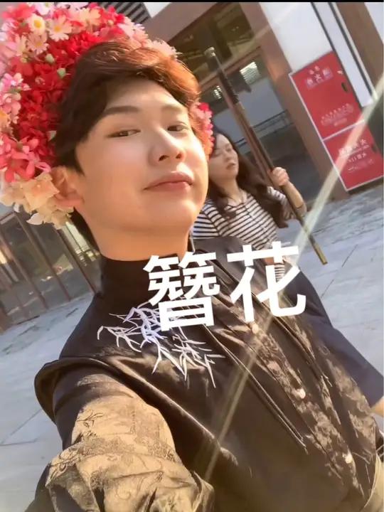 今生簪花,来世漂亮!当古装遇见漫山鲜花 簪花 春日好食光 达州 家乡美食