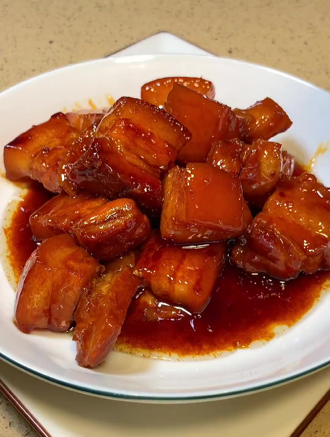 粤式的红烧肉怎么做?广州酒家传承六十年传统做法大公开