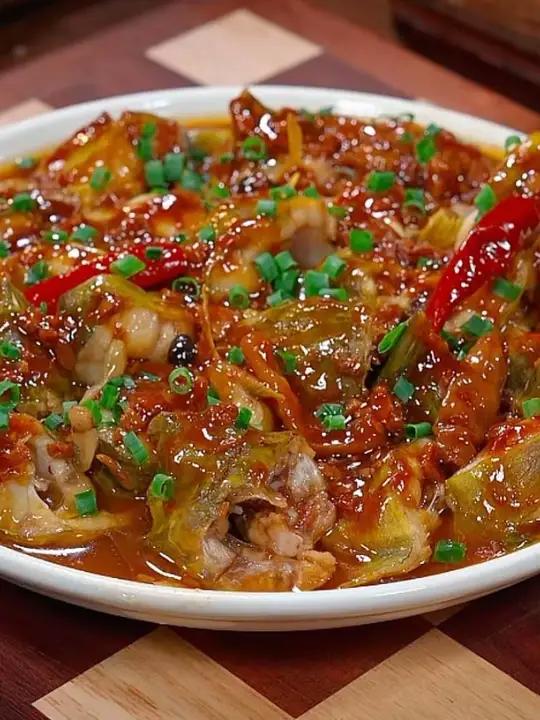 以后这样的黄骨鱼买回来不要总是做汤或红烧了，像我这样做个酱椒黄骨鱼，做法简单，又香又好吃