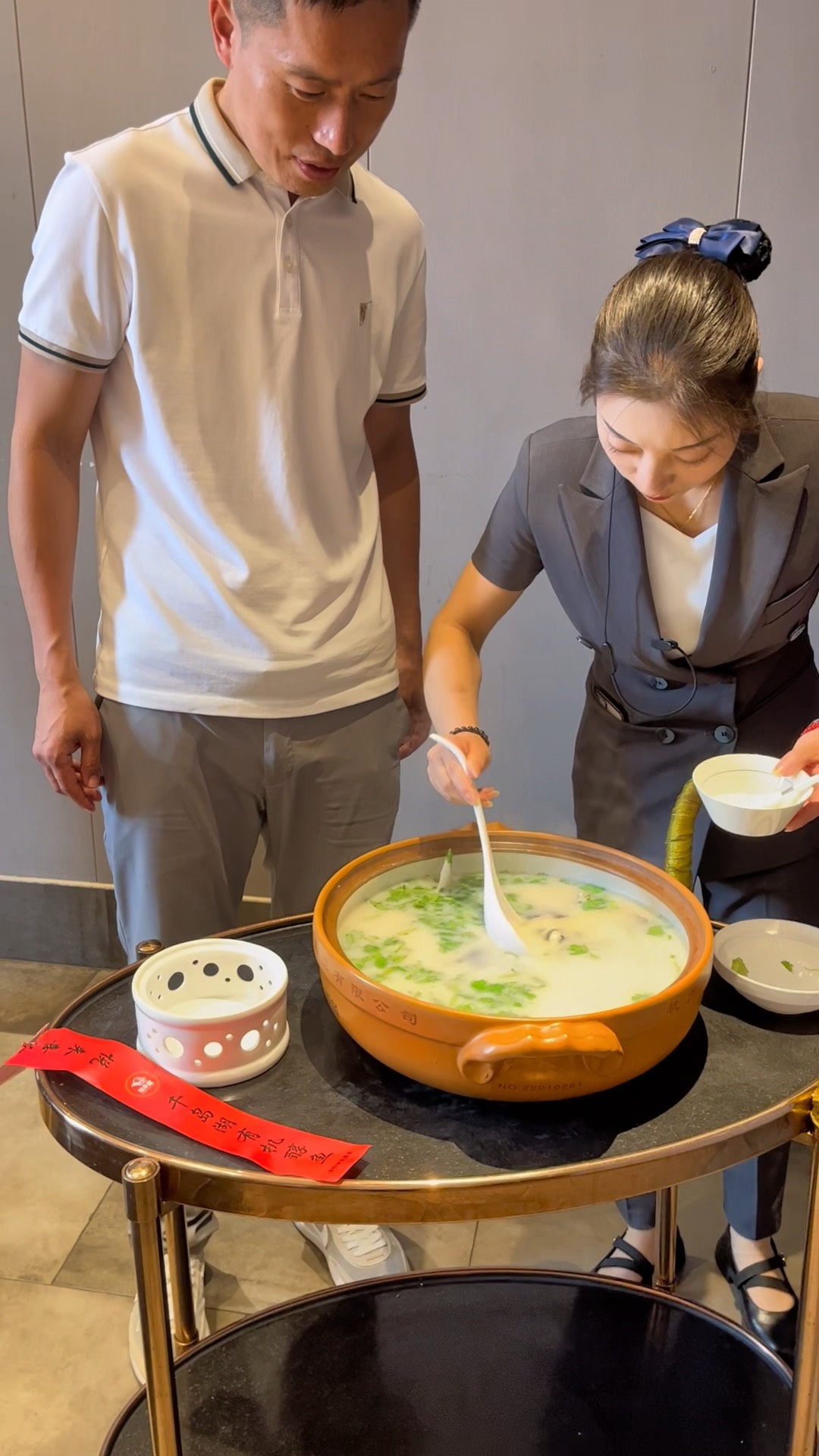 在荥阳宴请贵宾,到悦来喜吃千岛湖大鱼,有里更有面儿!