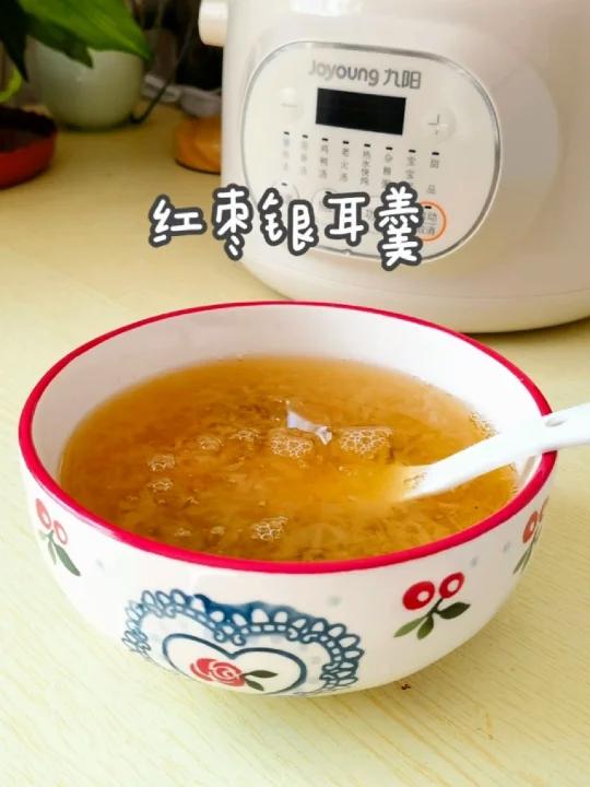 胶质满满软糯顺滑的红枣银耳羹,做法简单