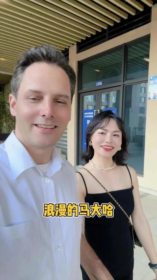 十年时光,一帧浪漫!谢谢美国妈妈在每一年阳历生日准时的鲜花,还有马大哈精心准备的浪漫