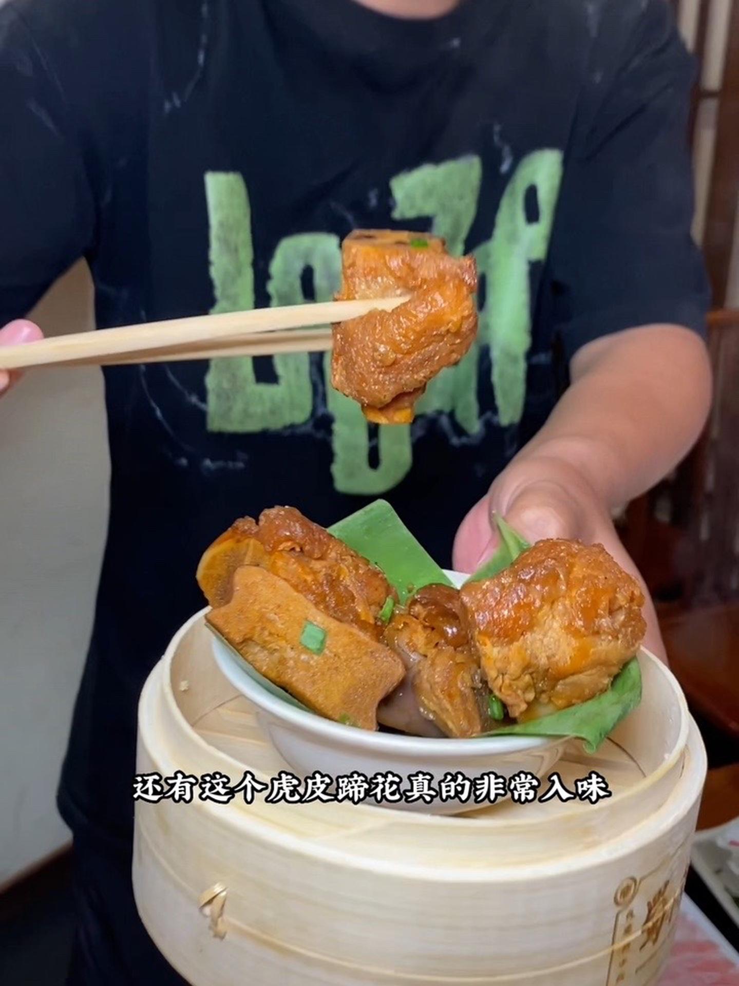 在泰安吃重庆地道火锅来小重庆吧～而且还上了不少新菜品 没有什么是一顿火锅解决不了 泰安美食