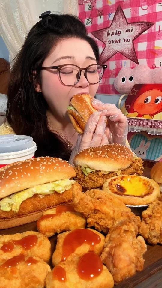 求你们快去吃！七虾堡回归还是童年那个价！