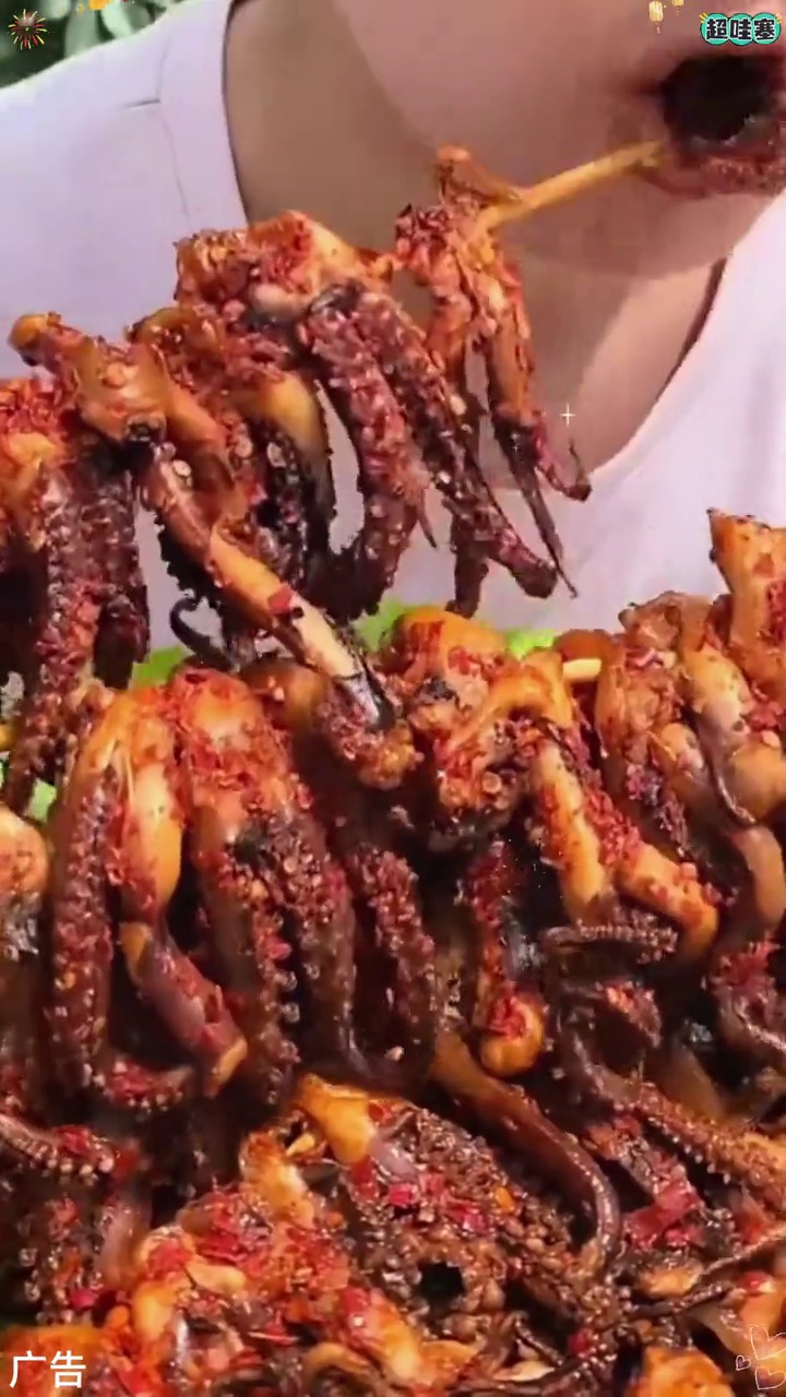 当季的新鲜鱿鱼须上市了,辣爆 烧烤 火锅,老人孩子都爱吃!现在下单无冰衣到手4包4斤 鱿鱼