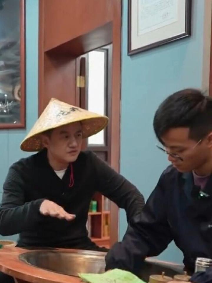 手工炒茶是技艺更是传承,在掌心中留住每一缕茶香