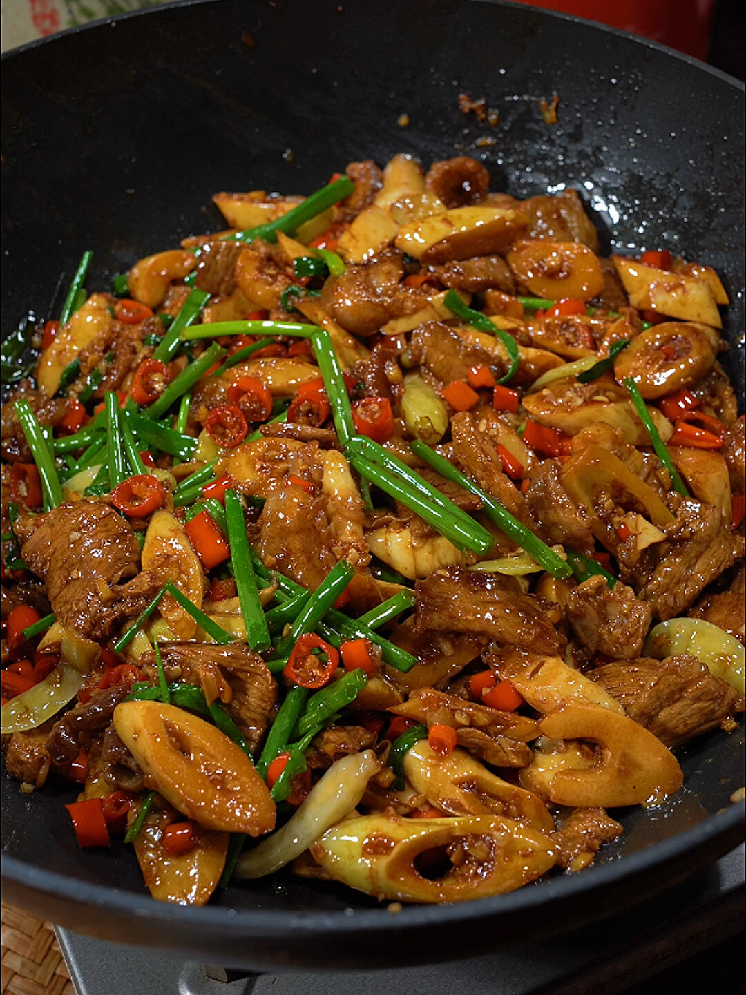 醉好吃的辣椒竹笋五花肉,特别简单,美味下饭