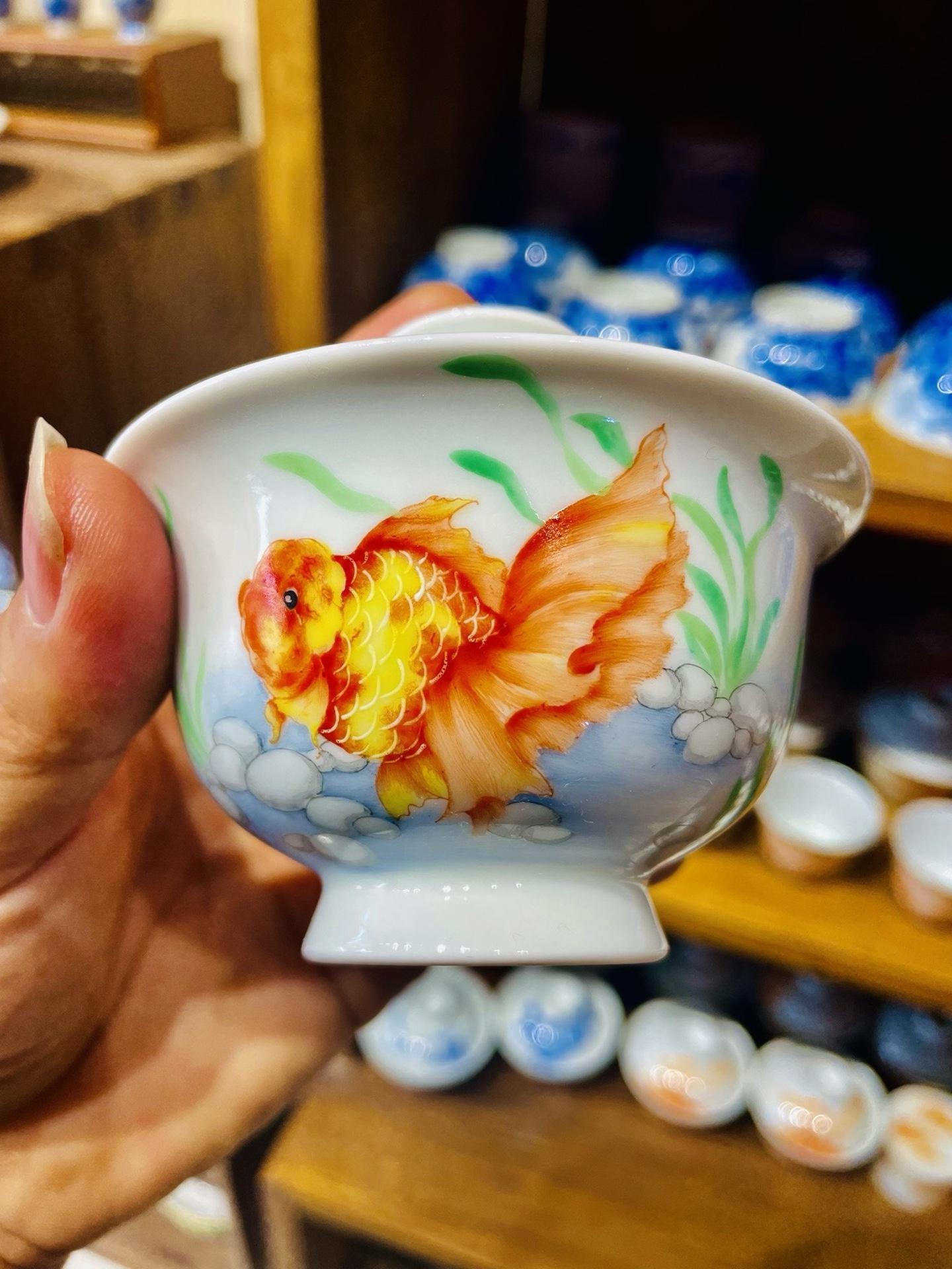 可以请我喝一杯奶茶吗?说这句话,怎么感觉有点无耻呢~ 可以给我买一杯奶茶吗?