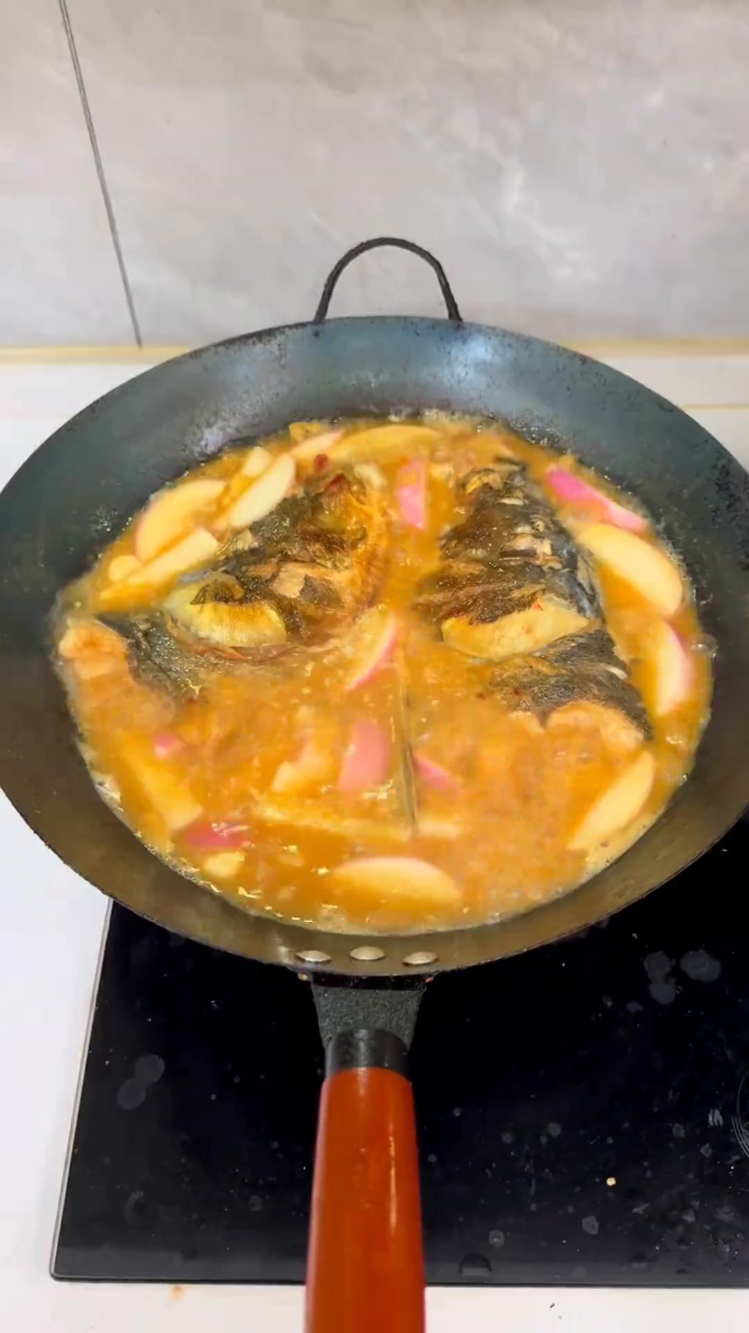 分享家常版鱼头泡饭的做法