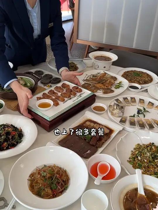 不去广东,在海宁也吃到了正宗潮州菜 厨师都是当地过来的,很多做法都是这里没有的,海宁的朋友