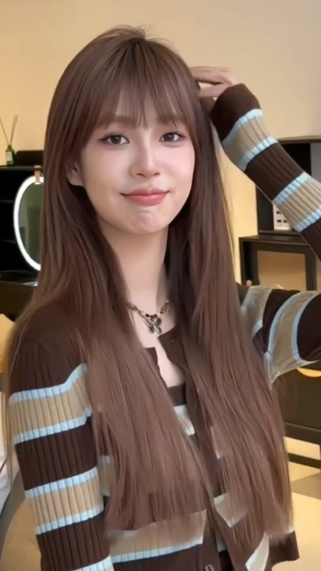 今日发色分享|亚麻奶茶棕色 显白就能染