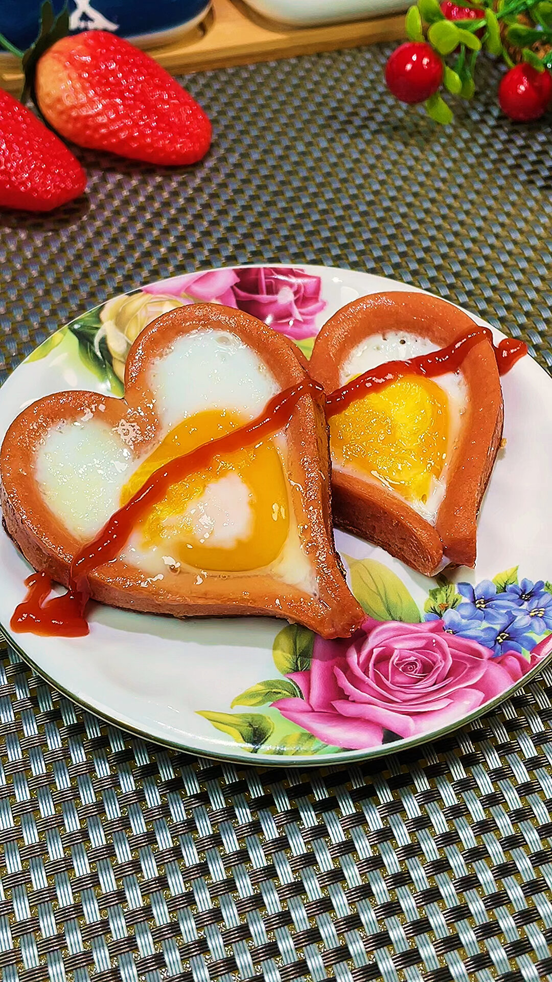 只需10秒就能教会你爱心火腿鸡蛋饼,仪式感