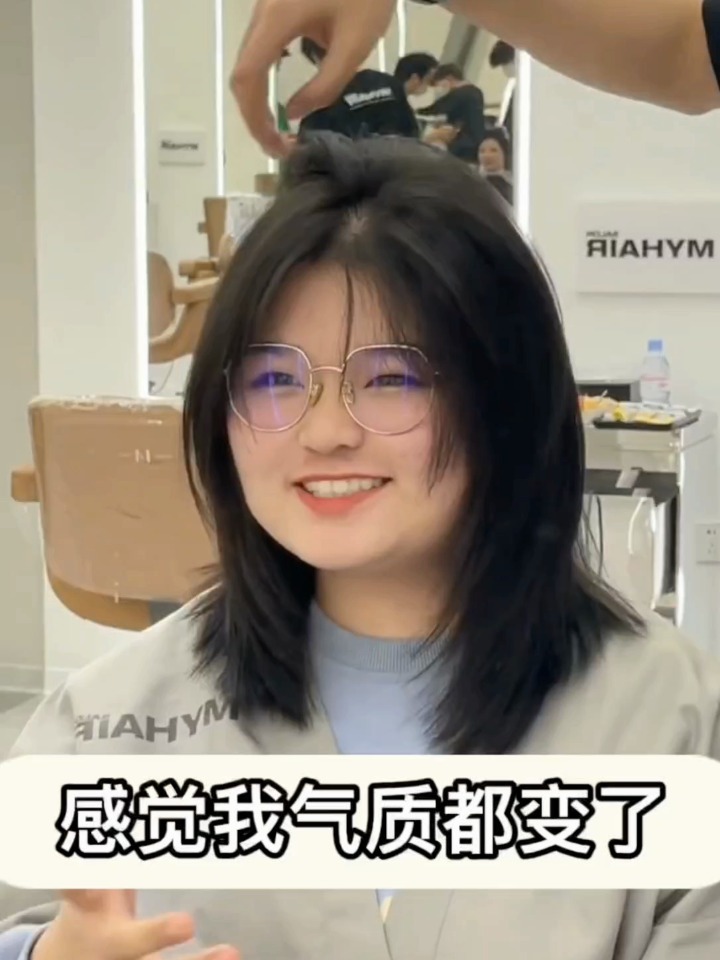 方圆脸的女生该怎么剪狼尾鲻鱼头