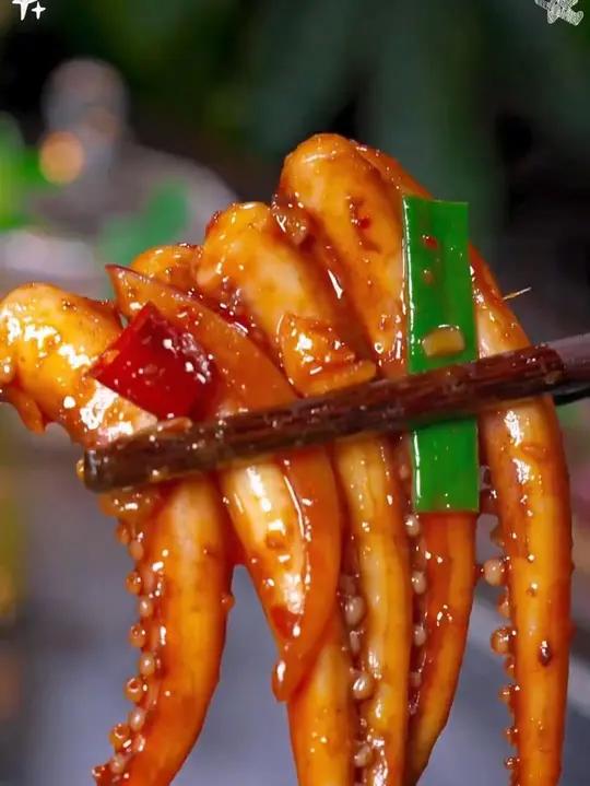 这个不辣的干锅鱿鱼须,孩子特别爱吃