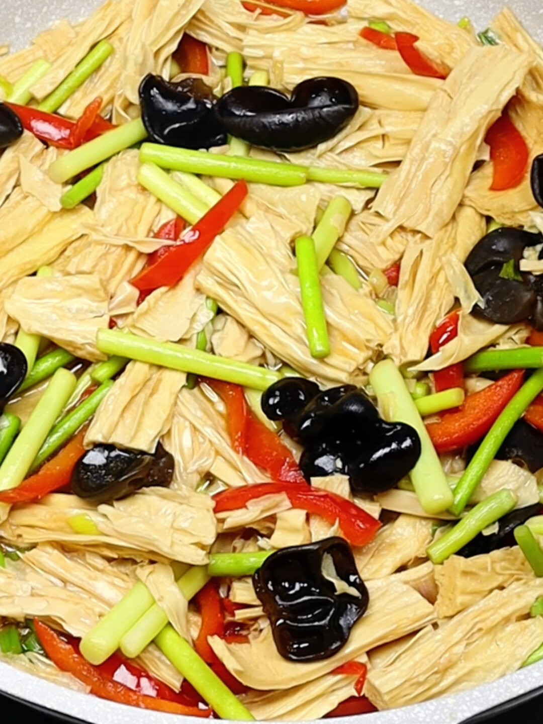 蒜苔烧腐竹 简单营养 好吃入味