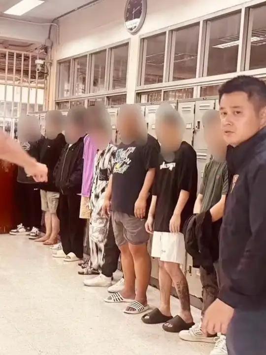 拐卖王星的10名中国籍团伙成员被遣返!(人民网)