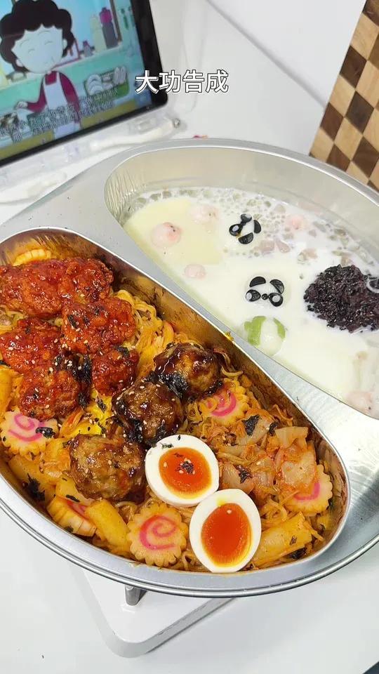 沉浸式做双拼奶茶泡面火锅