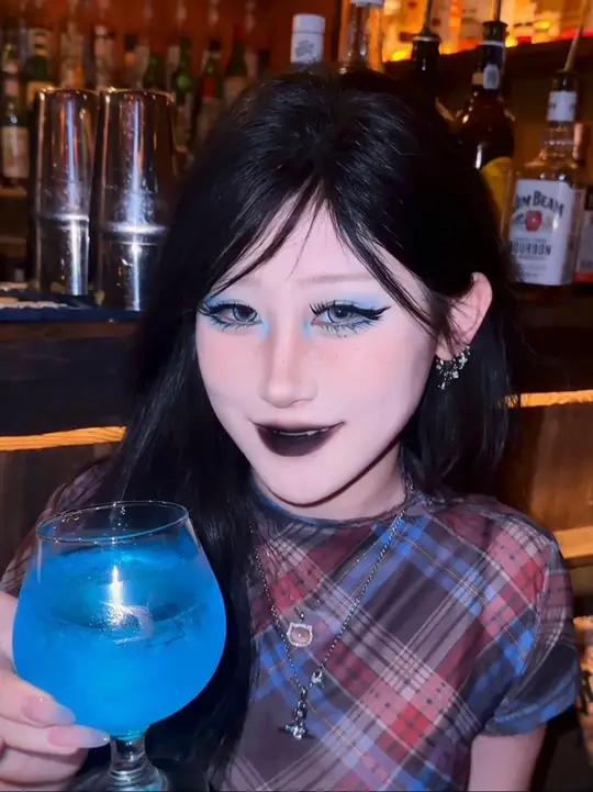 要不要来一杯蓝色妖姬