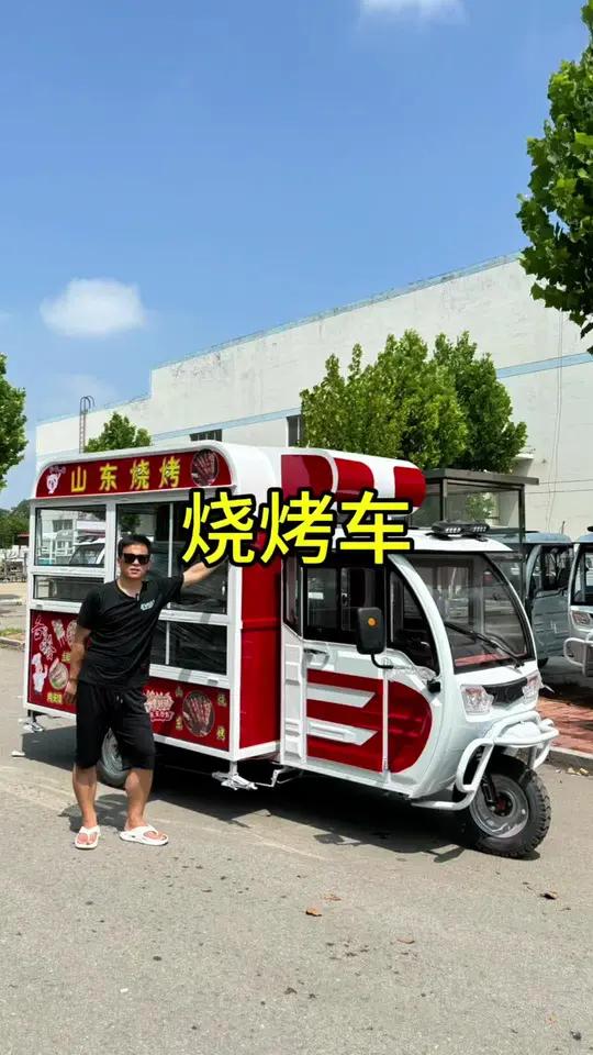 加装的设备太多啦!烧饼炉、油炸锅、土耳其烤肉炉、还有烧烤炉和冷鲜柜!早餐车 炸串车 烧烤车