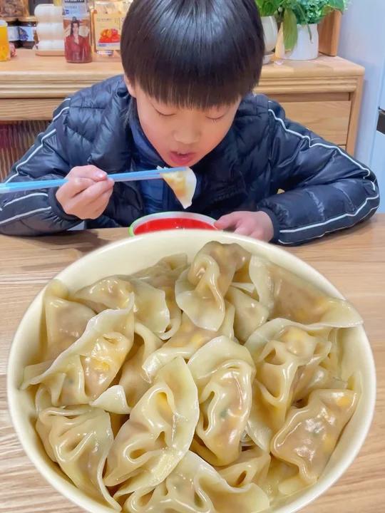 玉米鲜肉水饺！甜香爆汁，一口沦陷