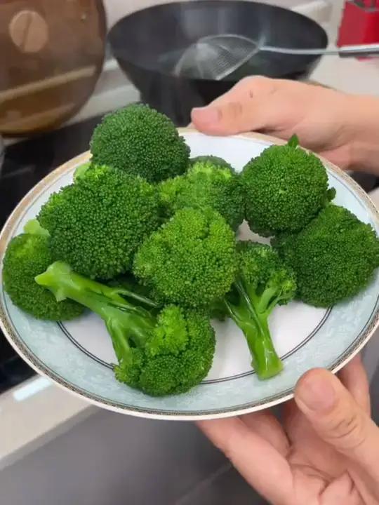 小朵迷你西兰花,不打药自然生长,口感更嫩更好吃西兰花小西兰花绿色蔬菜w