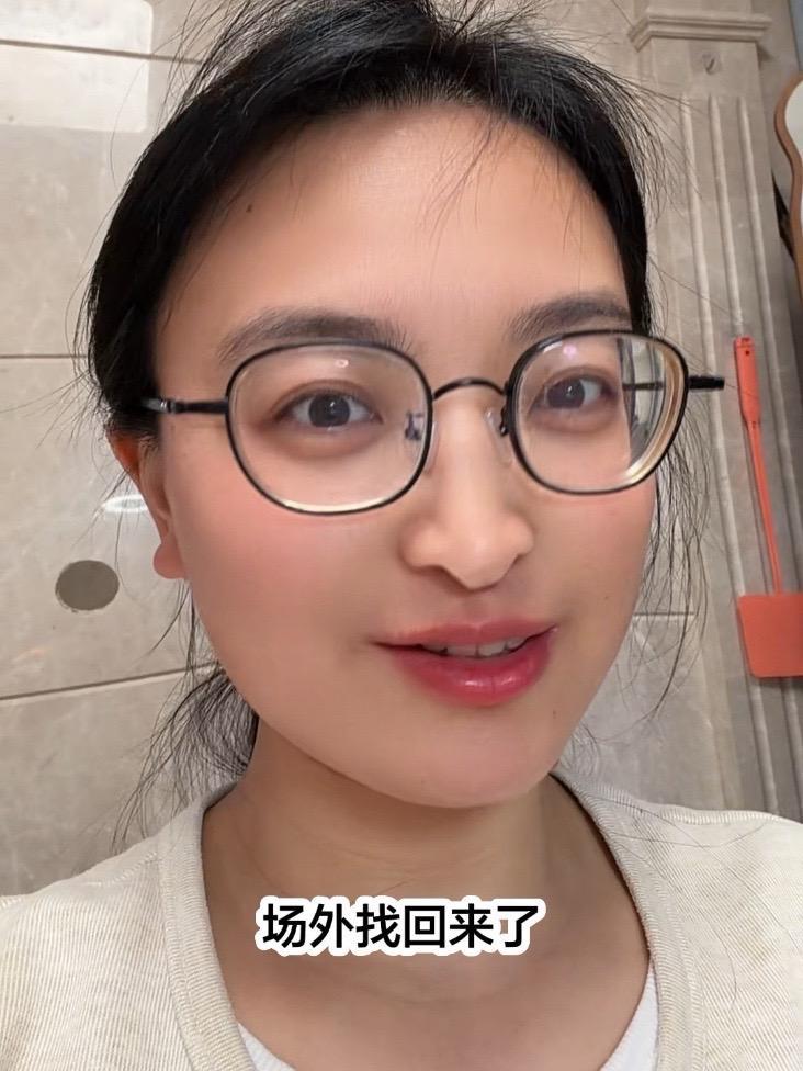 鸡场红了,快乐就来了～#养鸡 #基金理财 养鸡就养红色鸡