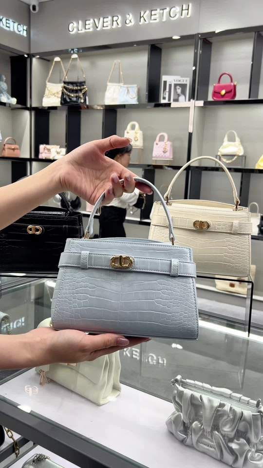 凯莉鳄鱼纹包包,白与蓝超美