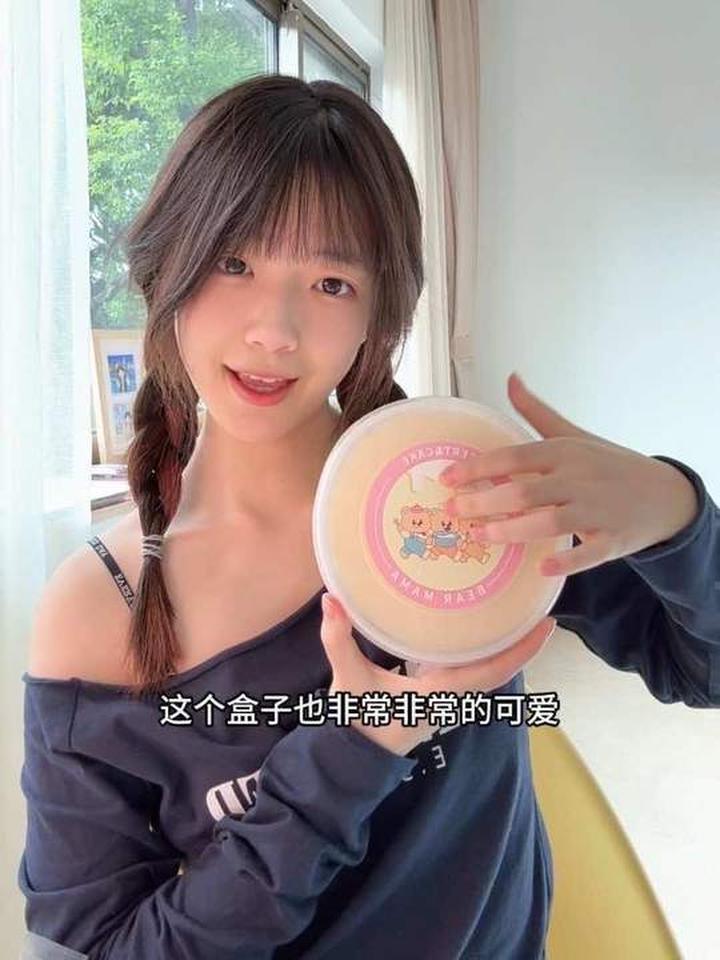 品尝同款盒子蛋糕,享受甜蜜美味体验