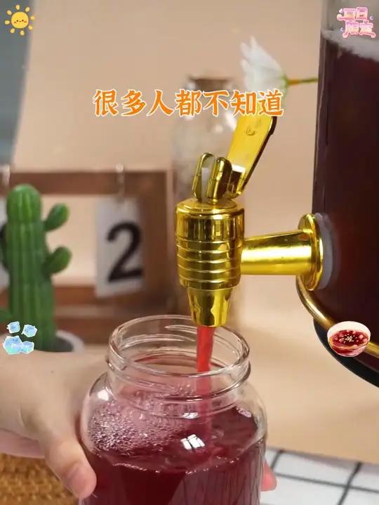 Y天气一热,我就会在家给孩子煮这个 酸梅汤,自己煮的喝着放心,酸酸甜甜的,孩子超喜欢!荟一