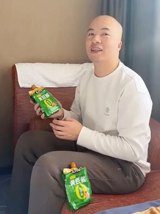 东北蘸酱菜,炖鱼的黄豆酱,好吃不贵