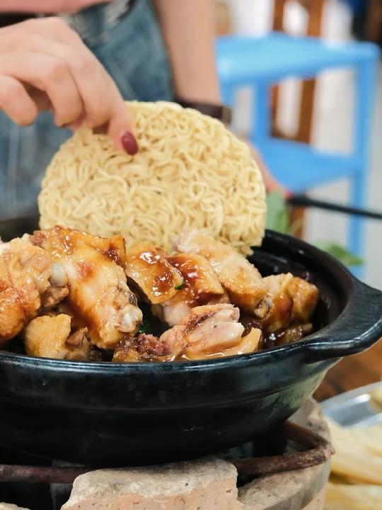 清远特色美食·炭炉瓦煲鸡真的不要错过
