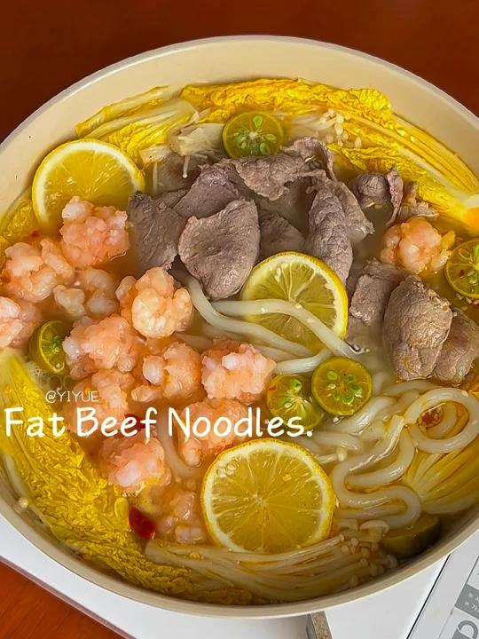 10分钟午餐酸汤肥牛虾滑乌冬面酸辣开胃