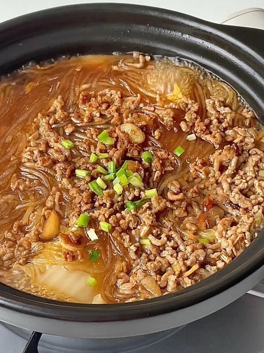 天冷必备暖心又暖胃娃娃菜肉末粉丝煲