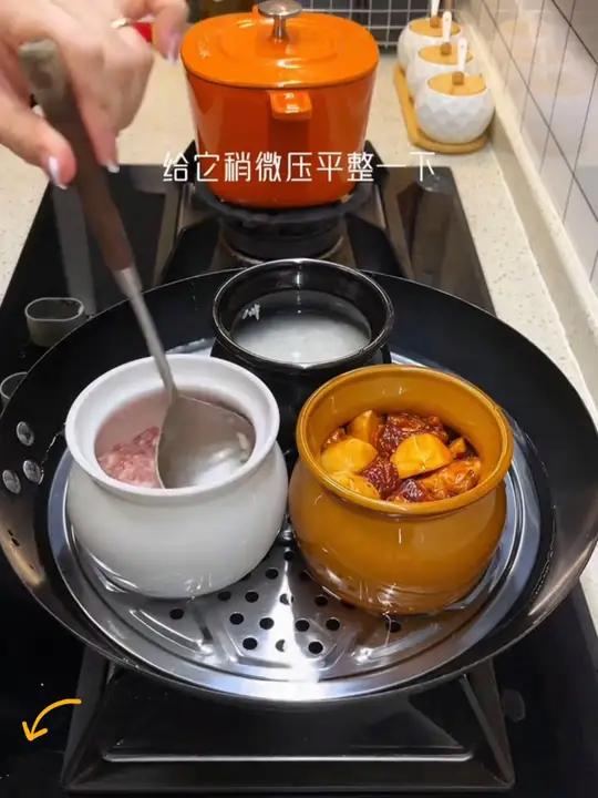 孩子爱喝瓦罐汤 给孩子来一罐肉末山药鸡蛋汤 汤鲜味美 营养又丰富 喝起来浑身暖和和的山药肉
