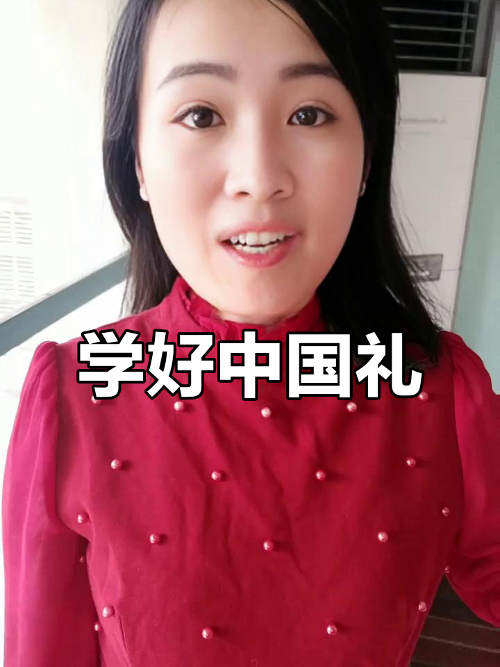 喝汤吃饭有讲究,礼仪细节不可忽视