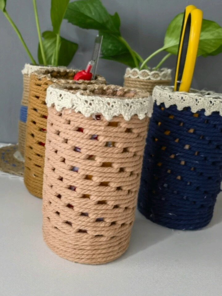 八宝粥罐子改造成笔筒