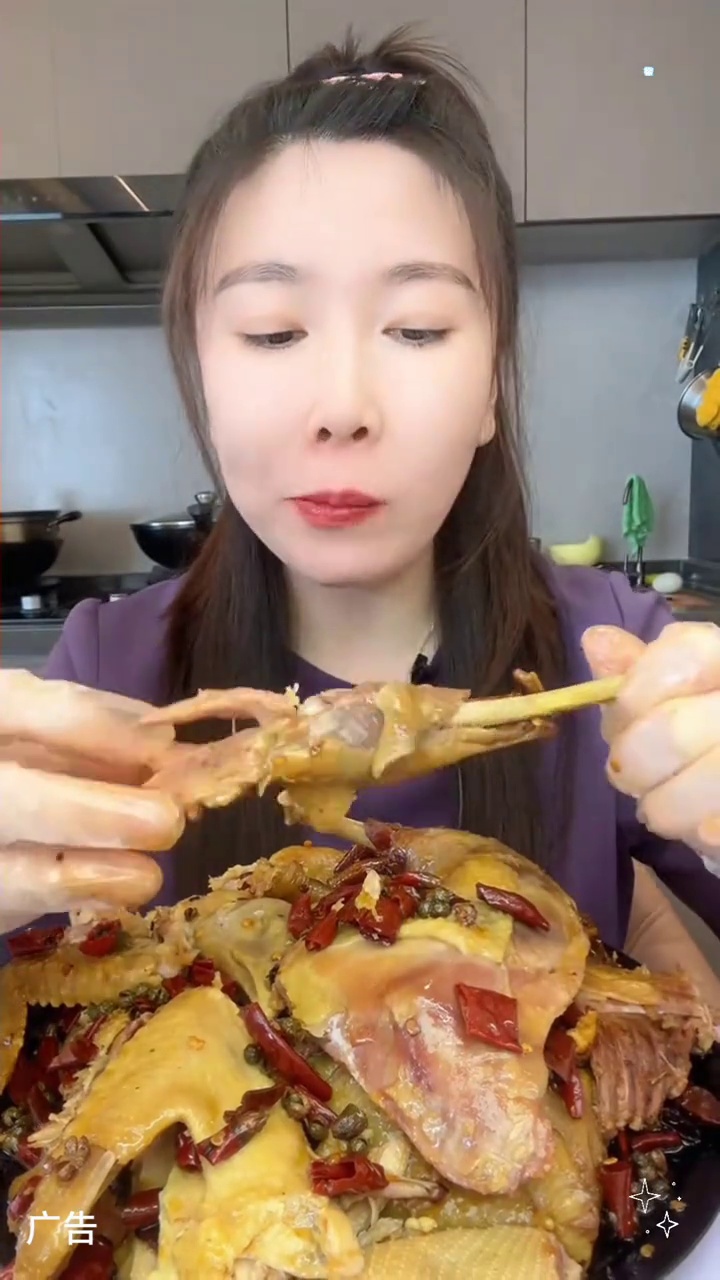 肉质紧致有嚼劲,麻麻辣辣的很入味 麻椒鸡 嘎嘎好吃 解馋