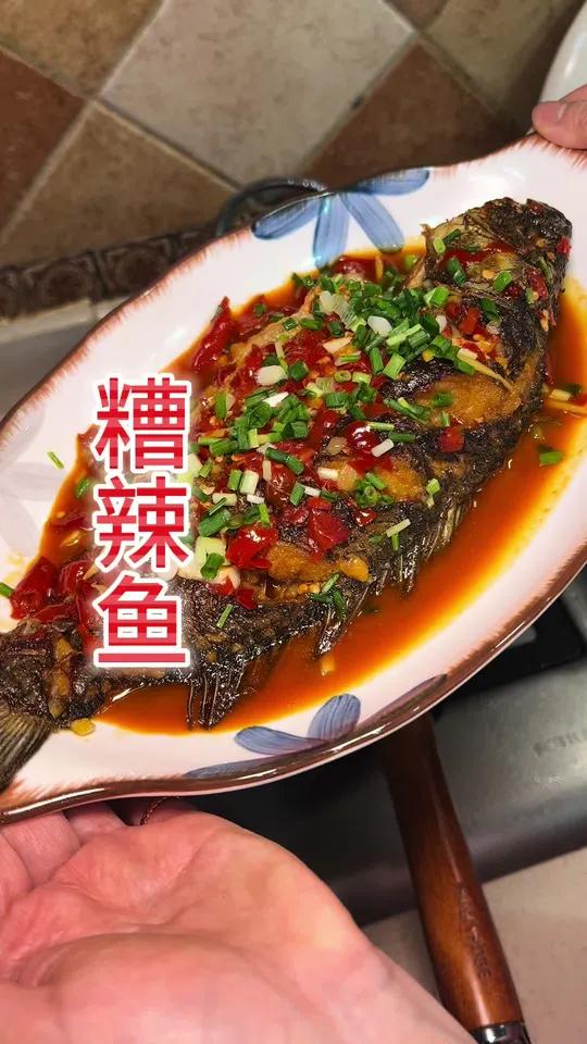 酸辣开胃的糟辣鱼,清爽好喝的黄瓜鸡蛋汤 贵州特色美食 戒不掉的贵州味道 摩卡色古法铁锅 摩
