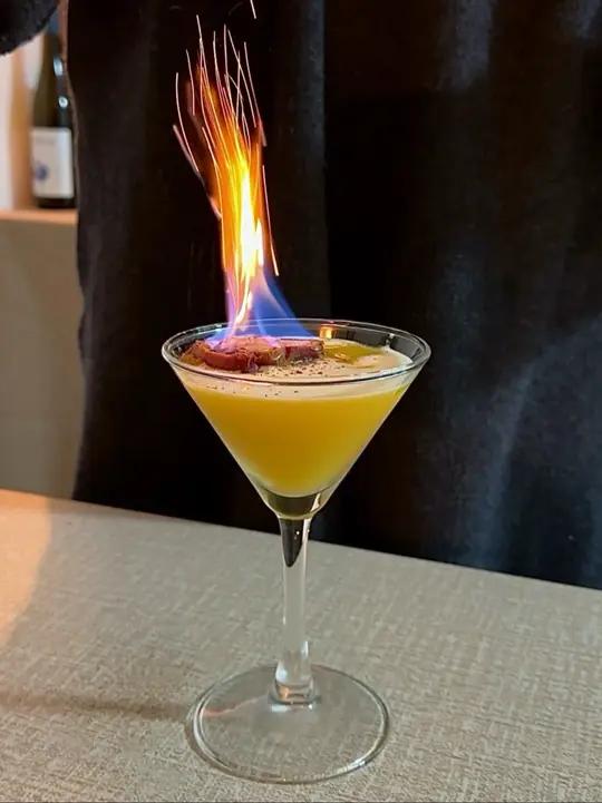 百香果调酒好喝到两口抽完 调酒鸡尾酒微醺时刻干了这杯酒夏日饮品