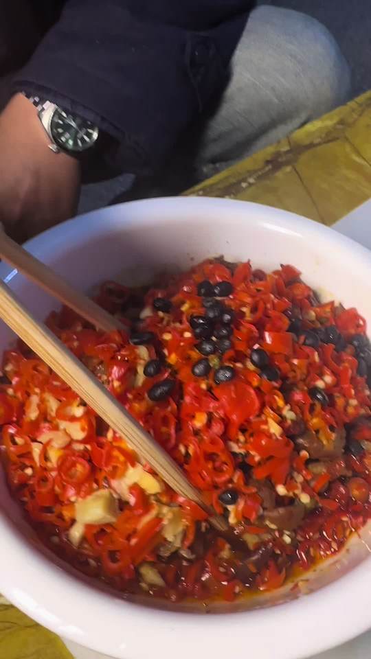 鸡肠子辣椒蒸腊肠子