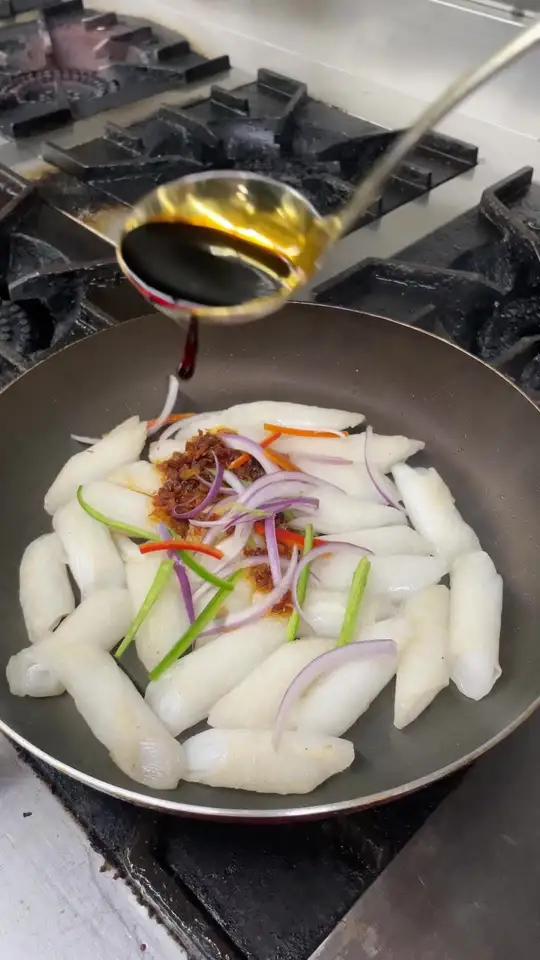广式茶楼XO酱炒猪肠粉