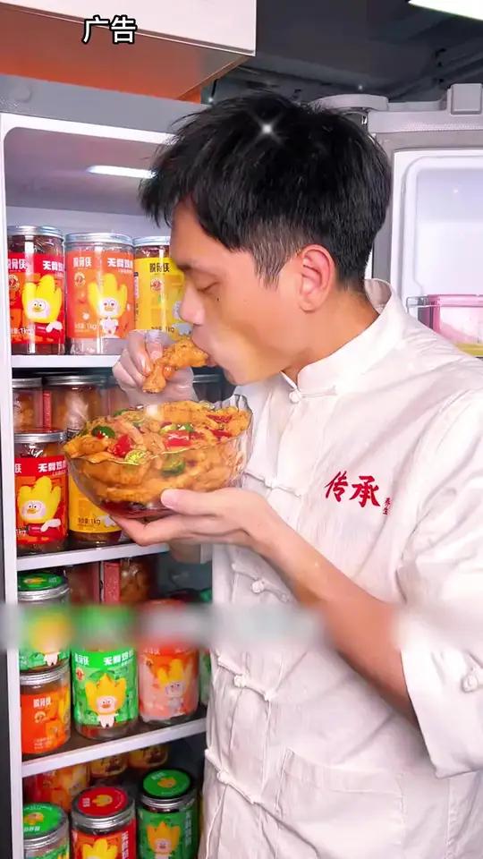 脱骨侠酸辣无骨鸡爪，Q弹有嚼劲，酸辣脆爽，追剧下酒吃特别合适