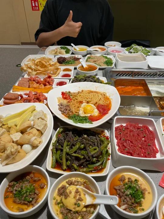 还得是大学生……在海底捞做了五个小时菜