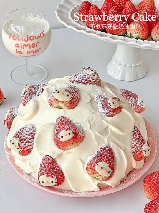 复刻Kitty布歌东京草莓酸奶油蛋糕