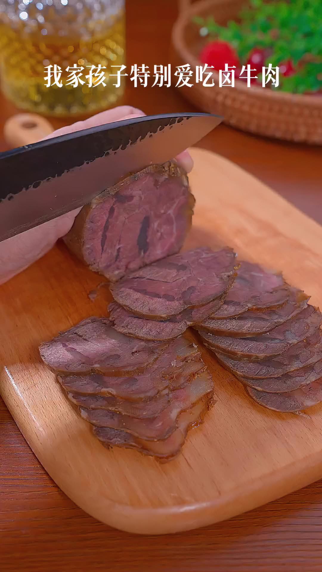 年夜餐桌上肯定少不了这道酱牛肉,寓意牛气冲天 年夜饭