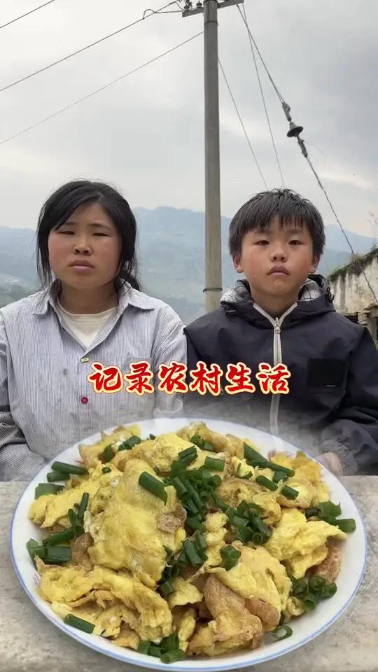 今天,是我做小月子的第10天,家耀给我煮了汤圆吃……#记录农村生活日常 #农村原创视频 #