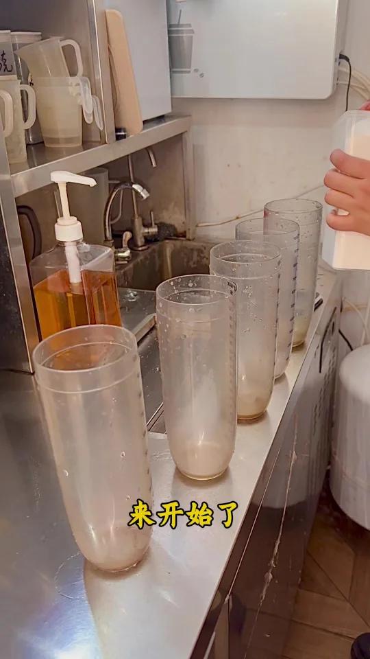 一口气做五杯泰式奶茶|泰式红奶茶温热