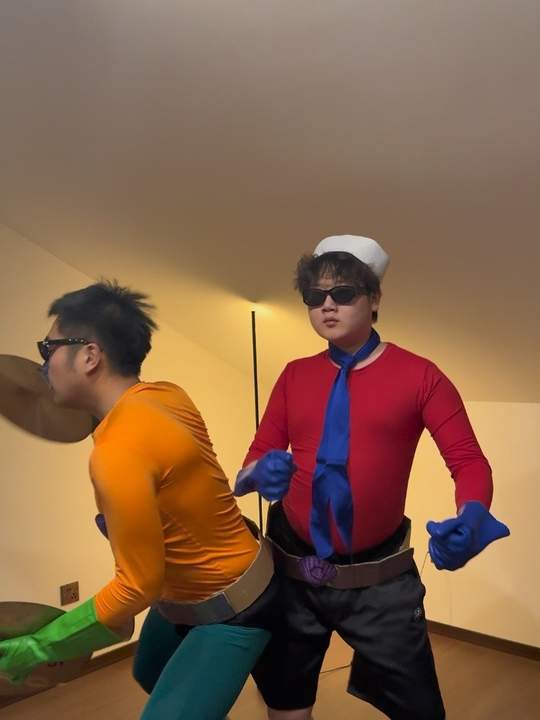 美人鱼战士和企鹅男孩合为一体!