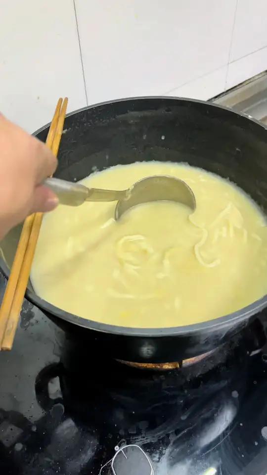 先吃碗我做好的手工面条才有劲去裕华广场的永辉超市 永辉超市 裕华广场 手擀面 广告