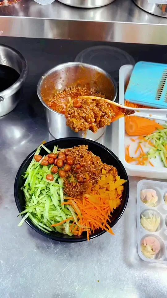 家门口社区馄饨店 馄饨 肉酱面 饺子